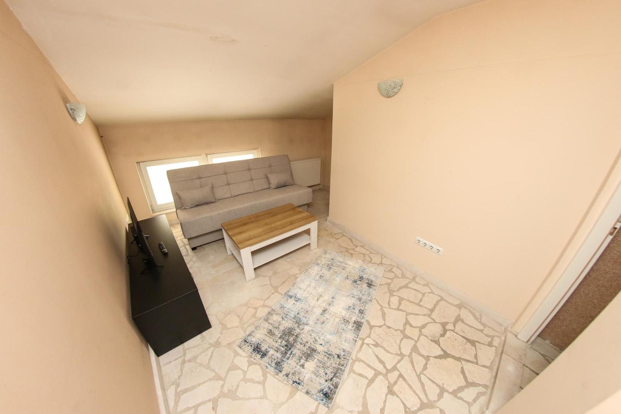 Hayat Hills Apartment *